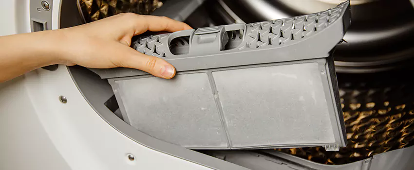 Signs Of A Clogged Dryer Lint Trap in Tupelo, Mississippi